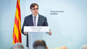 El president Salvador Illa parlant durant un acte sobre la transformació de La Mina.